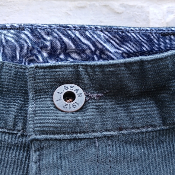 L.L. Bean Corduroy Standard Fit Pants 35x30 - Picture 2 of 5